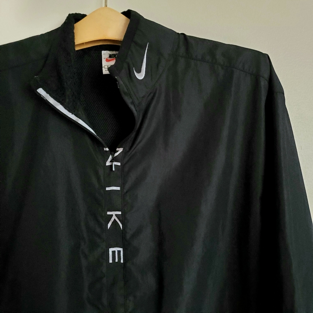 NIKE • black windbreaker